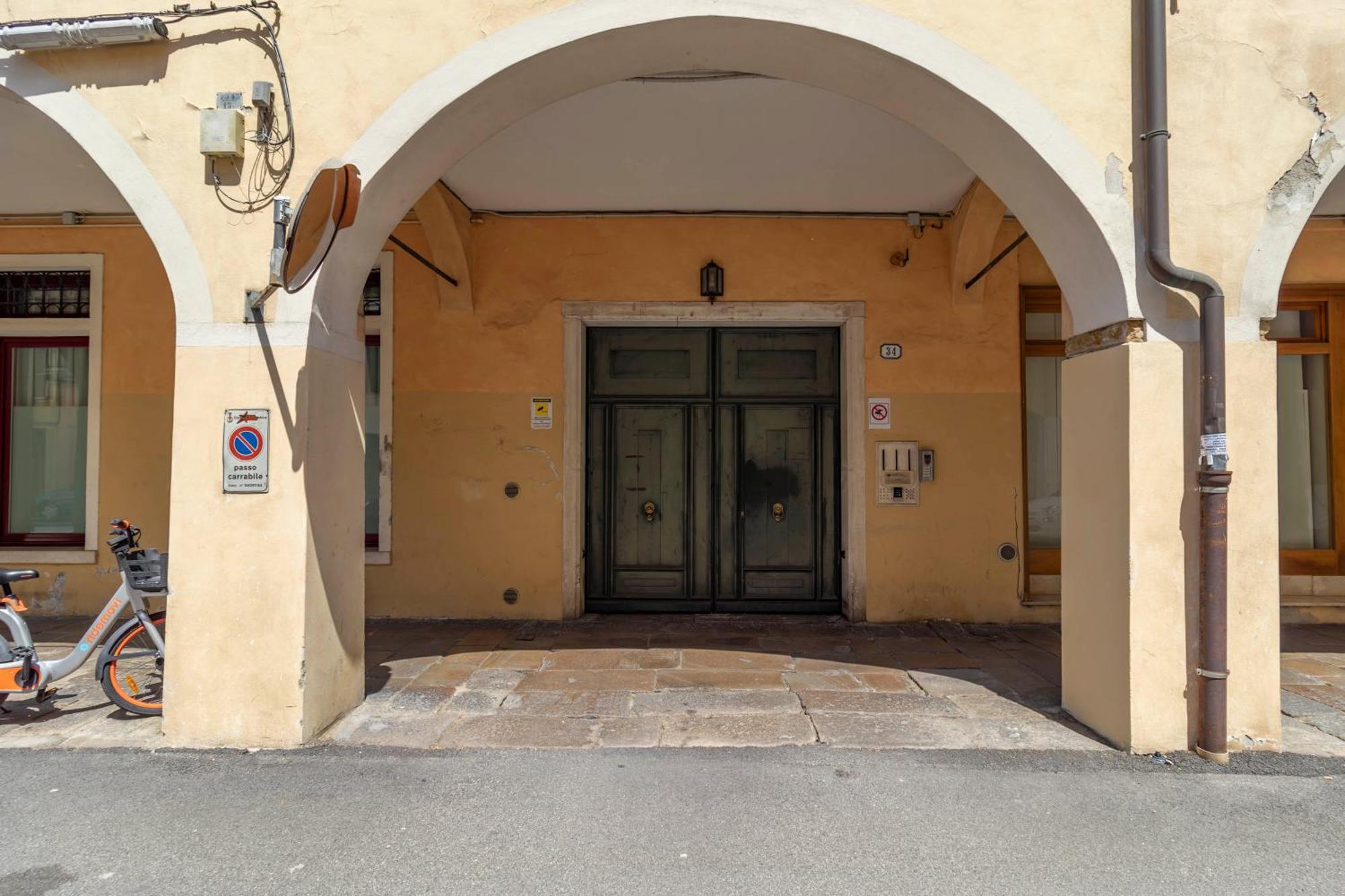 Апартаменты Casa Charleston In Palazzo Nobiliare Al Duomo Падуя Экстерьер фото